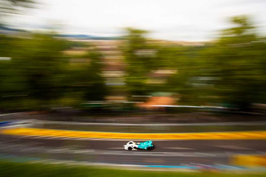 Back-of-the-grid Start Results in Difficult Swiss E-Prix for NIO